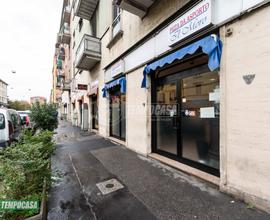 Negozio a Milano Via Padova 3 locali