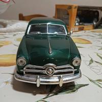 MODELLINO FORD 1949 AUTO DIE CAST  VERDE 118