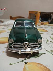 MODELLINO FORD 1949 AUTO DIE CAST  VERDE 118