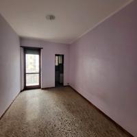 Torino via botticelli ampio bilocale