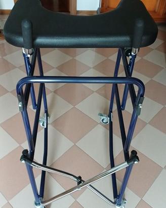 girello e sostegno per anziani