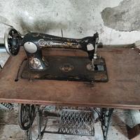 vari oggetti antichi 