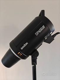 Flash da studio Godox DP-600 iii