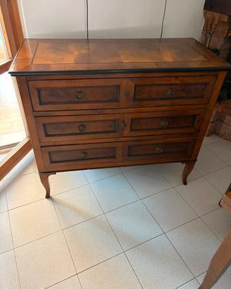Comò in legno restaurato