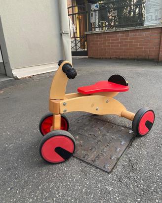 Triciclo in legno