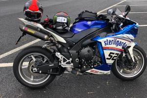 Yamaha YZF R1 - 2011