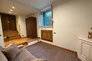 TRIESTE MONOLOCALE ARREDATo CON INGRESSO INDIPENDE