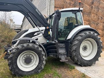 VALTRA T 175 ACTIVE CON CARICATORE