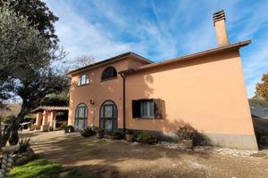 Villa unifamiliare con piscina