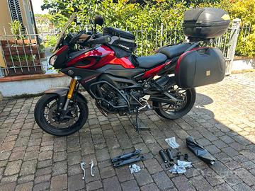 Moto yamaha MT9