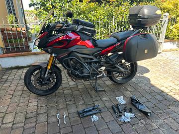 Moto yamaha MT9
