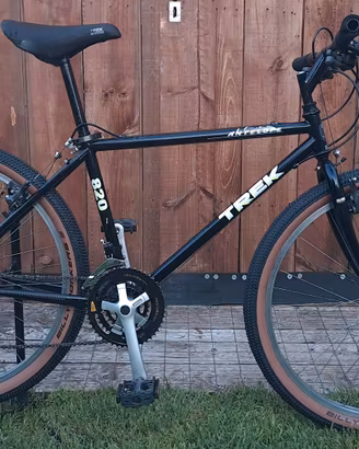 TREK 820 VINTAGE MTB COMMUTER 