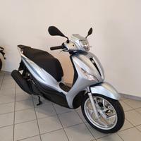 Piaggio Medley 125 2025 Parabrezza e Bauletto omag