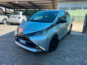 Toyota Aygo 1.0 VVT-i 69 CV 5 porte x-cool