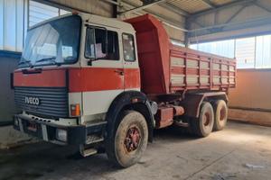 Iveco 330.35
