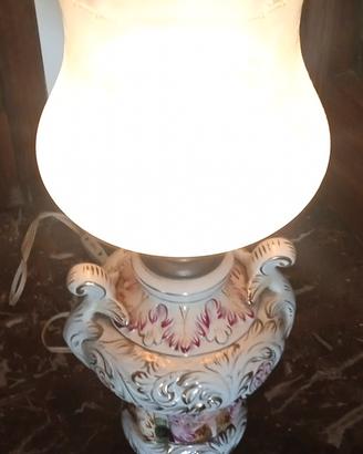 lampada,specchio , sedia 