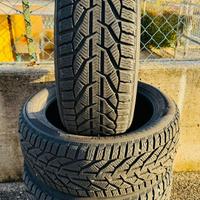 Gomme termiche 215 50 R17 con 90% residuo
