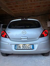 Opel corsa D 1.2 benzina 75cv