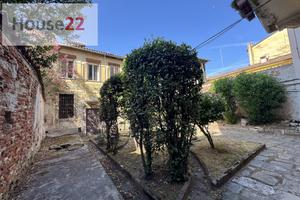 CASA SINGOLA o LOFT con GIARDINO PRIVATO nel CENTR