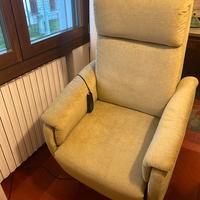 Poltrona relax/ alzapersona Mina reamed