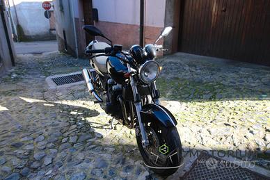 KAWASAKI ZR-7 ZR-750F