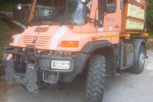 Unimog 500 Mercedes con spandisale