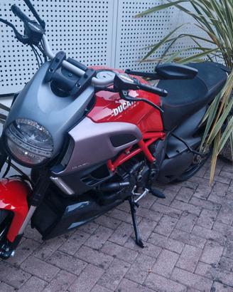 ducati diavel 2012