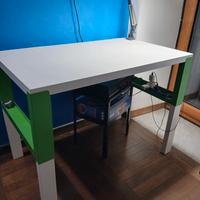 scrivania bambini IKEA altezza regolabile 