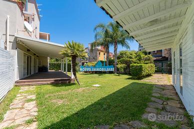 VIALE DELLE SIRENE INDIPENDENTE con giardino