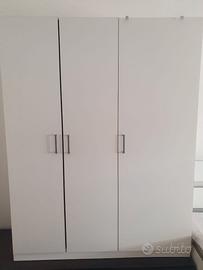 Armadio IKEA bianco a 3 ante