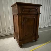 mobiletto in legno, porta vaso