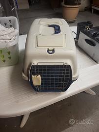 lettiera e trasportino 