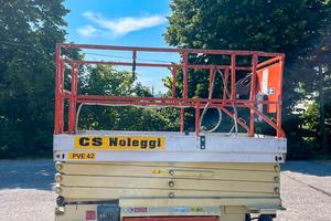 JLG 2646ES Piattaforma Verticale a Pantografo Elet