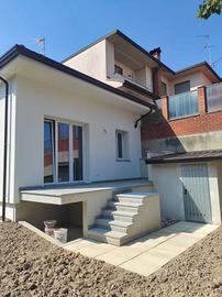 Villetta indipendente con giardino