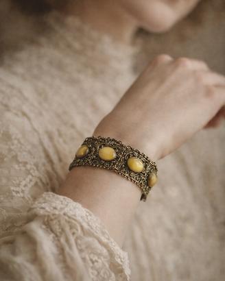 Antico bracciale filigrana con cabochon miele
