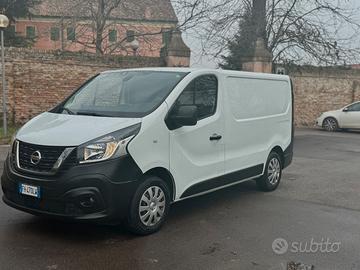 Nissan NV300