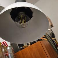 Lampada da tavolo o architetto