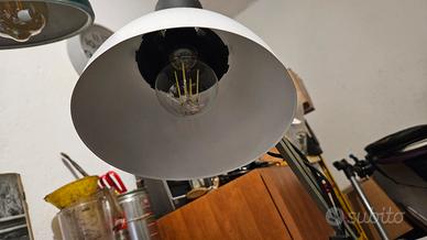 Lampada da tavolo o architetto