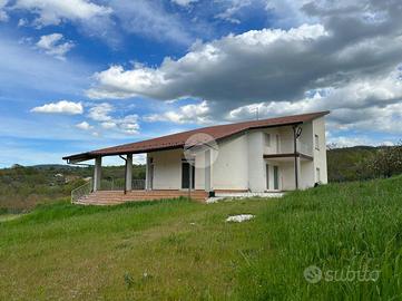 VILLA SINGOLA A MIRABELLO SANNITICO