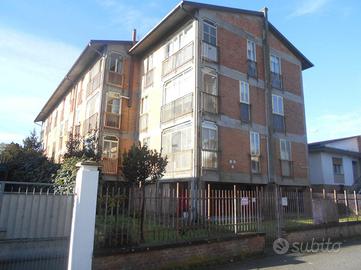 4 LOCALI A COMACCHIO