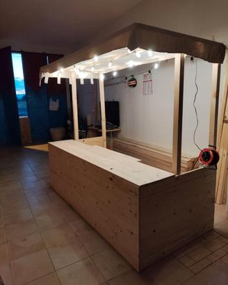 Bancarella casetta di legno per eventi