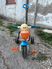 Triciclo Chicco con maniglione