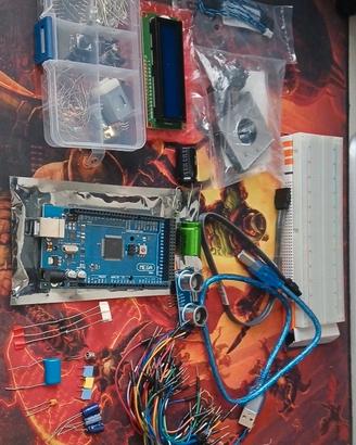 Arduino Mega 2560 R3, componenti e accessori