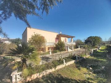 Villa di 115 m² con 5 locali a Castellana Grotte