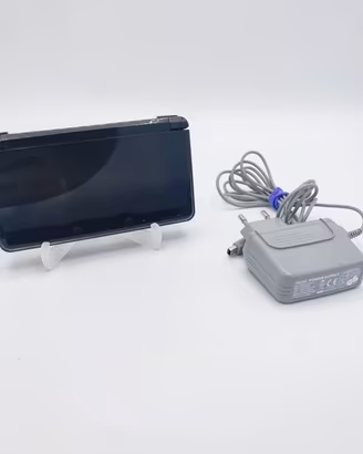 Nintendo 3DS con caricatore e pennino originali 