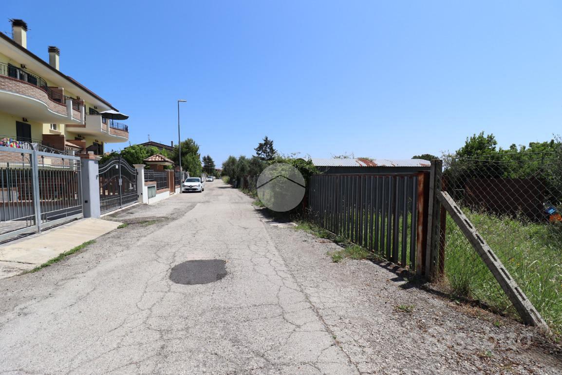 TER. RESIDENZIALE A GIULIANOVA - Vista 5
