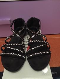 Sandali neri bassi con strass n 36