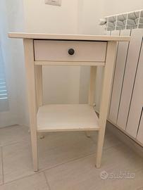 Comodino Ikea Hemnes