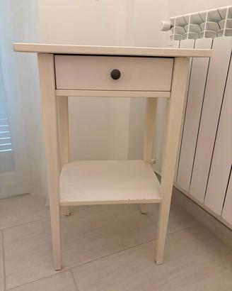 Comodino Ikea Hemnes