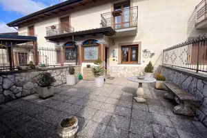 VILLA A SCHIERA A CASTEL DI SANGRO